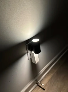 Stopcontact LED Wandlamp met Sensor – Dimbare Nachtlamp voor Hal, Slaapkamer en Badkamer